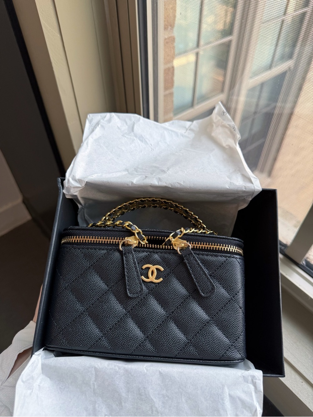 Chanel Beauty Quilted Vanity Case With Chain Makeup Cosmetic Bag - Picture 7 of 8